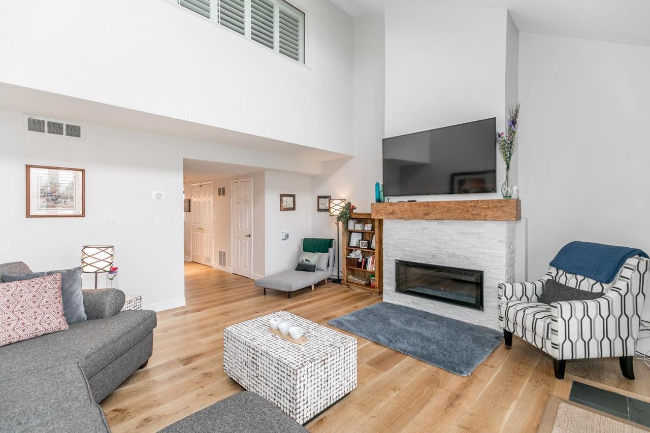 Stunning Townhouse - 3 Bdrm Blue Mountain Village Sauna! Montanhas Azuis Exterior foto