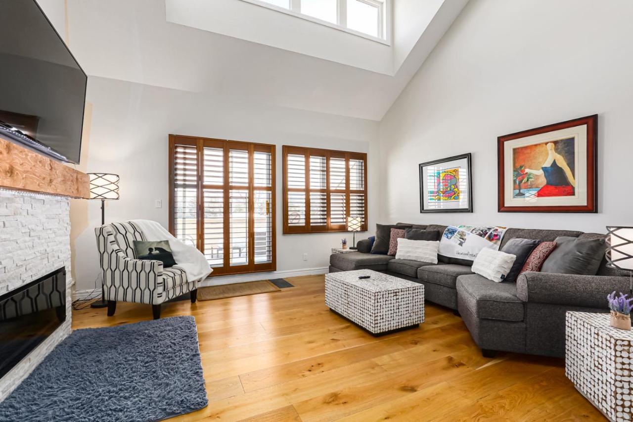 Stunning Townhouse - 3 Bdrm Blue Mountain Village Sauna! Montanhas Azuis Exterior foto