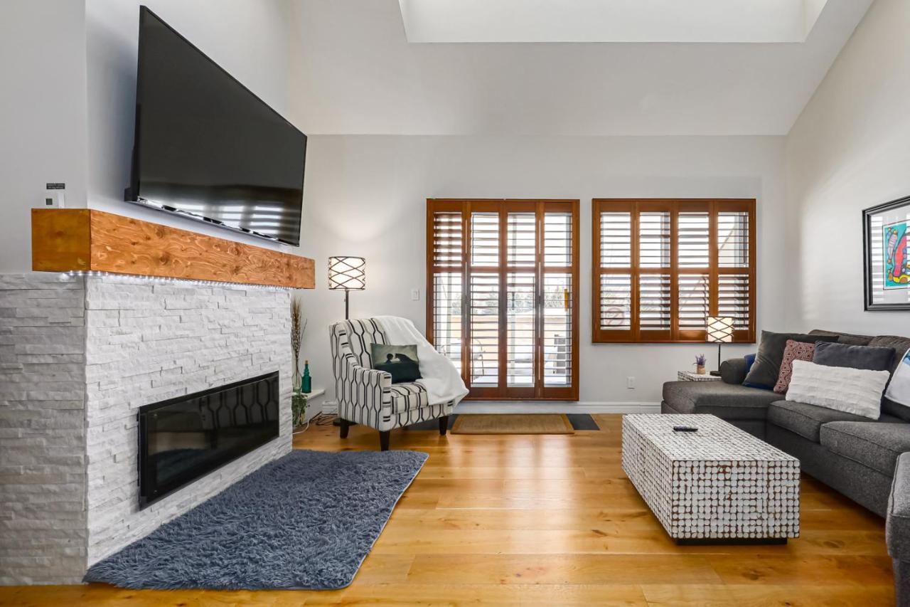 Stunning Townhouse - 3 Bdrm Blue Mountain Village Sauna! Montanhas Azuis Exterior foto