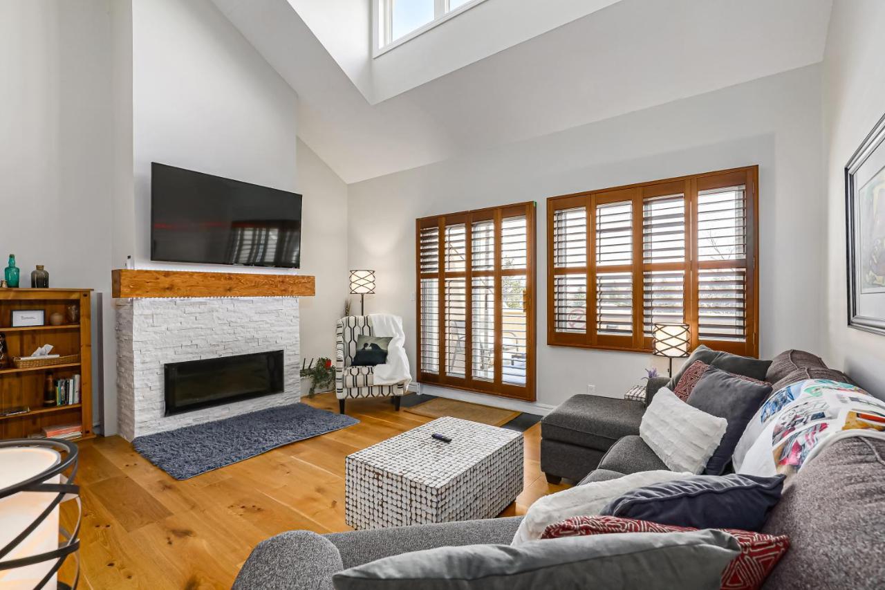 Stunning Townhouse - 3 Bdrm Blue Mountain Village Sauna! Montanhas Azuis Exterior foto
